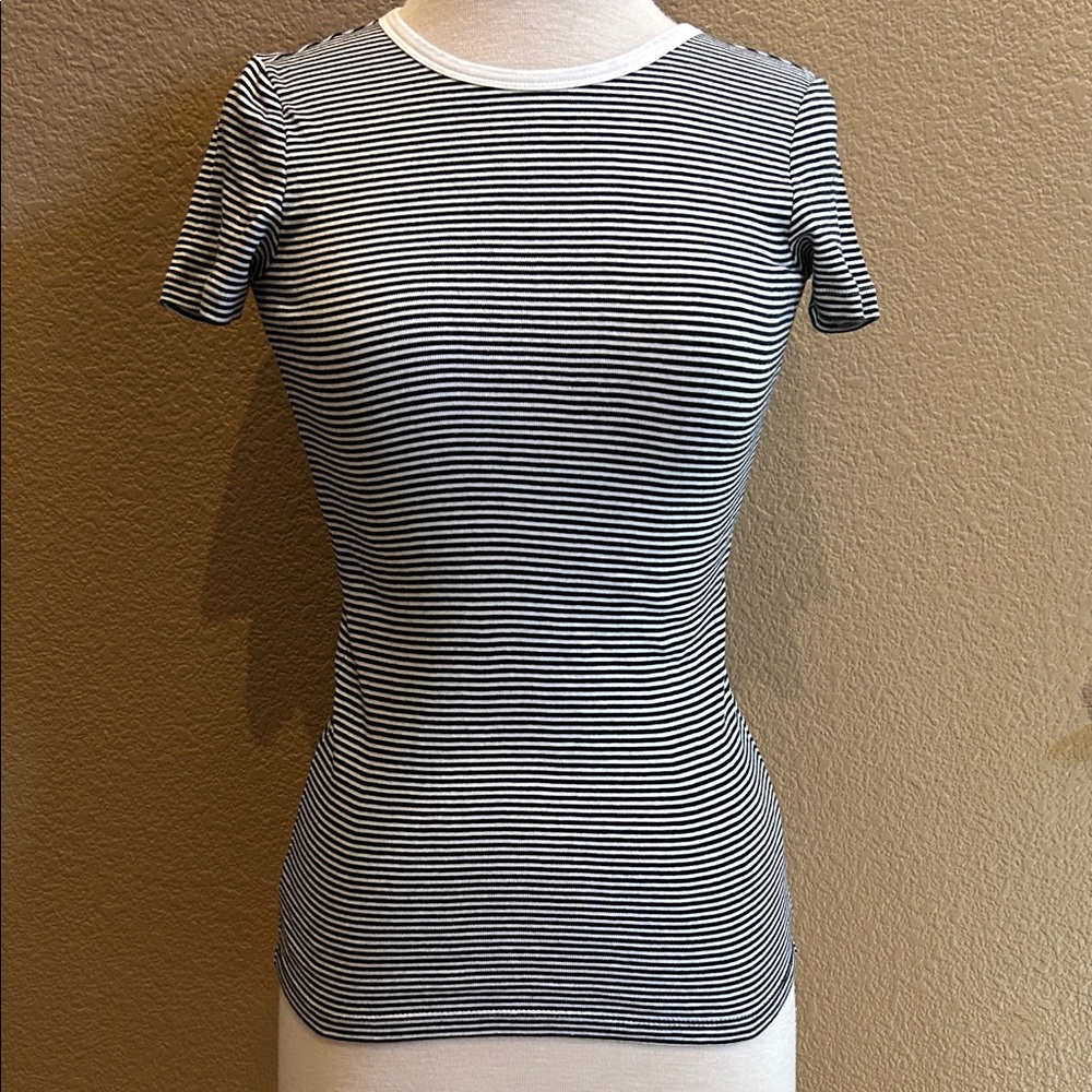 SOLD‼️‼️Gap striped T